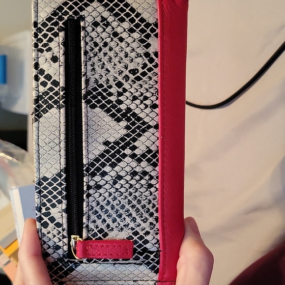 🩷 3/$15 Slim Snake Print Card Wallet, Black & White Print with Red Accents - Picture 7 of 7